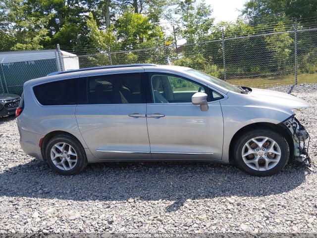 45335406 :رقم المزاد ، 2C4RC1EG6HR756797 vin ، 2017 Chrysler Pacifica Touring-l Plus مزاد بيع