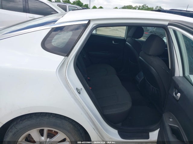 5XXGT4L33GG040262 KIA Optima Lx