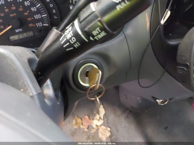 45335704 :رقم المزاد ، 5TBBT4416YS038196 vin ، 2000 Toyota Tundra Sr5 V8 مزاد بيع