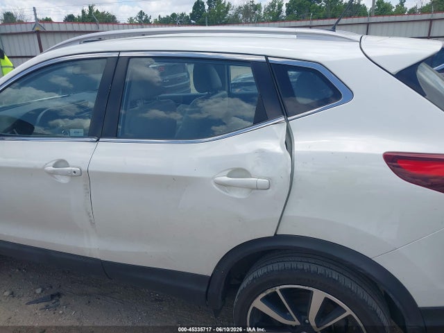 JN1BJ1CP5HW021295 Nissan Rogue Sport Sl