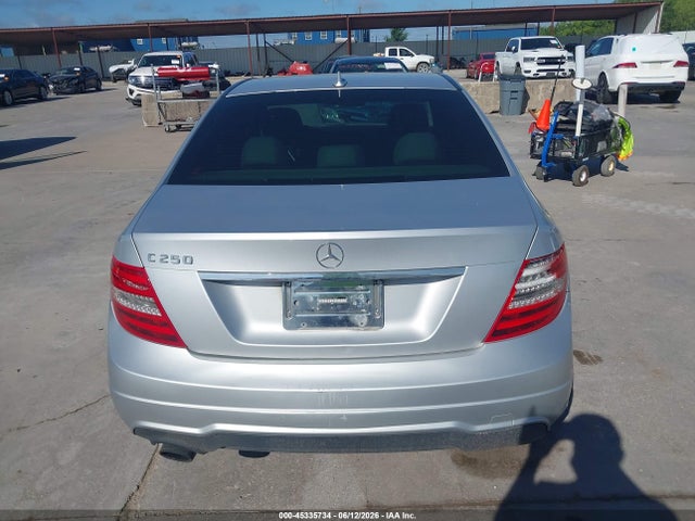Продаж на аукціоні авто 2012 Mercedes-benz C 250 Sport, vin: WDDGF4HB7CR215505, номер лоту: 45335734