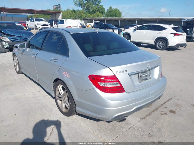 Продаж на аукціоні авто 2012 Mercedes-benz C 250 Sport, vin: WDDGF4HB7CR215505, номер лоту: 45335734