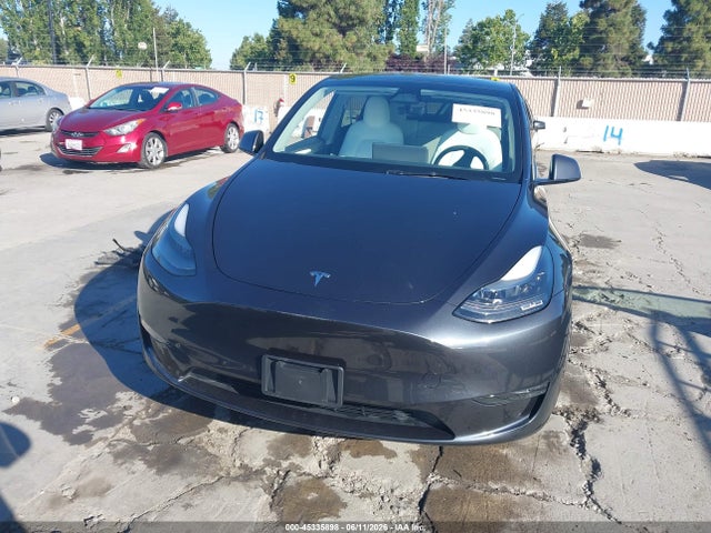 Продаж на аукціоні авто 2024 Tesla Model Y Long Range Dual Motor All-wheel Drive, vin: 7SAYGAEE5RF004782, номер лоту: 45335898
