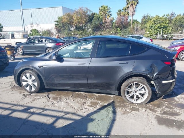 Продаж на аукціоні авто 2024 Tesla Model Y Long Range Dual Motor All-wheel Drive, vin: 7SAYGAEE5RF004782, номер лоту: 45335898
