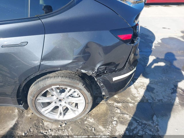 Продаж на аукціоні авто 2024 Tesla Model Y Long Range Dual Motor All-wheel Drive, vin: 7SAYGAEE5RF004782, номер лоту: 45335898