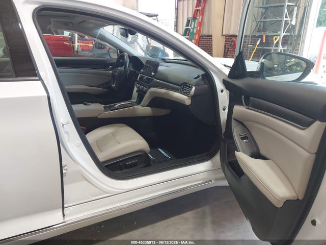 2022 Honda Accord Hybrid Touring მანქანა იყიდება აუქციონზე, vin: 1HGCV3F97NA000215, აუქციონის ნომერი: 45335913