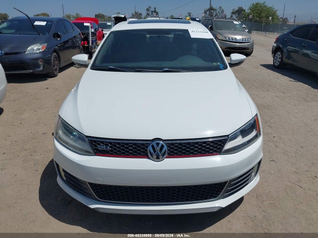 3VW5T7AJ2EM283922 Volkswagen Jetta Gli Edition 30