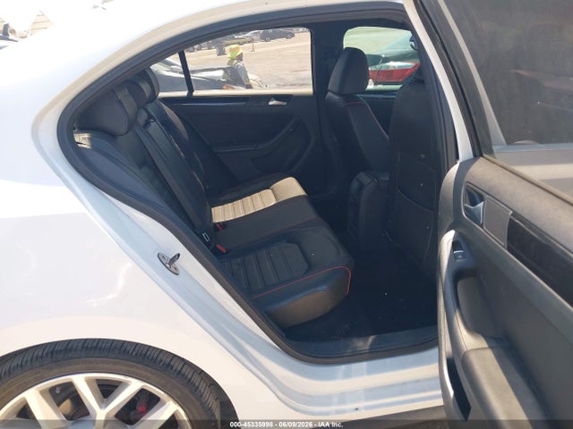 3VW5T7AJ2EM283922 Volkswagen Jetta Gli Edition 30
