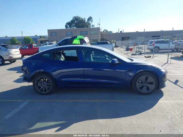 45336125 :رقم المزاد ، 5YJ3E1EB3NF366381 vin ، 2022 Tesla Model 3 Long Range Dual Motor All-wheel Drive مزاد بيع