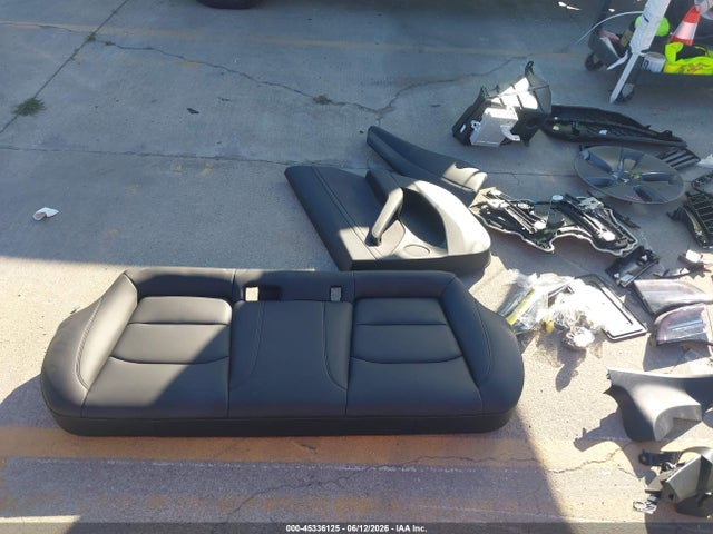 45336125 :رقم المزاد ، 5YJ3E1EB3NF366381 vin ، 2022 Tesla Model 3 Long Range Dual Motor All-wheel Drive مزاد بيع