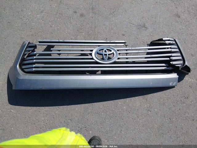 5TFAW5F13EX366985 Toyota Tundra Platinum 5.7l V8