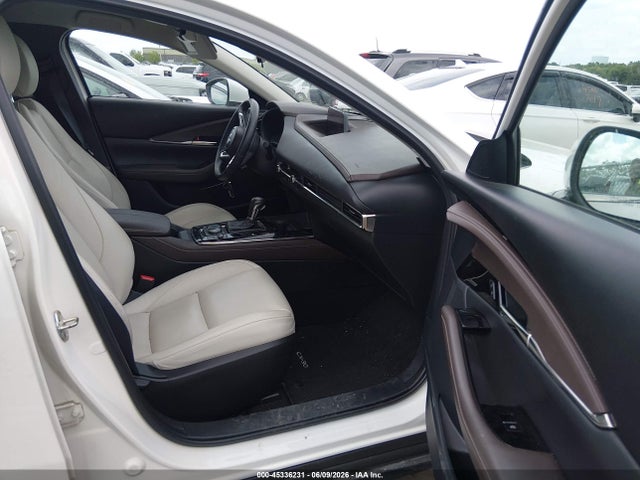 45336231 :رقم المزاد ، 3MVDMBDLXNM404139 vin ، 2022 Mazda Cx-30 Premium مزاد بيع
