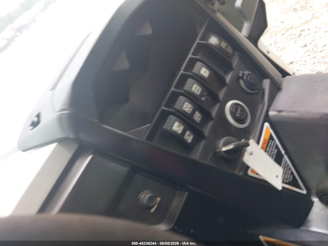 3JBKGAN26HJ001283 Can-Am Commander 800r/800r Dps