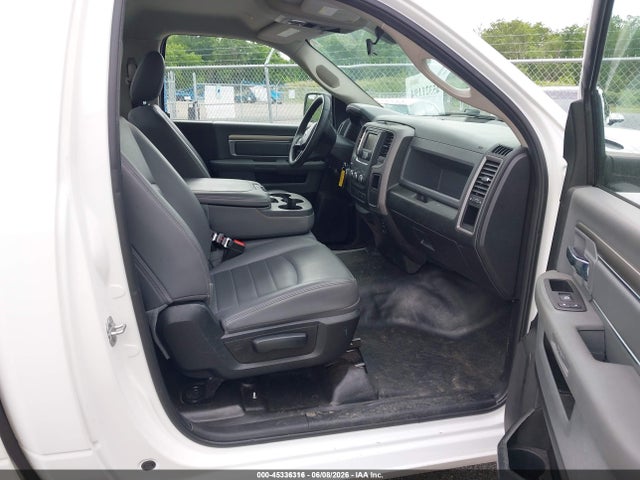 45336316 :رقم المزاد ، 3C6JR6DG1KG583222 vin ، 2019 Ram 1500 Classic Tradesman  4x2 8' Box مزاد بيع
