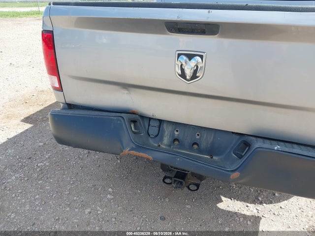 2019 Ram 1500 Classic Tradesman  4x4 5'7 Box მანქანა იყიდება აუქციონზე, vin: 3C6RR7KG3KG564201, აუქციონის ნომერი: 45336328