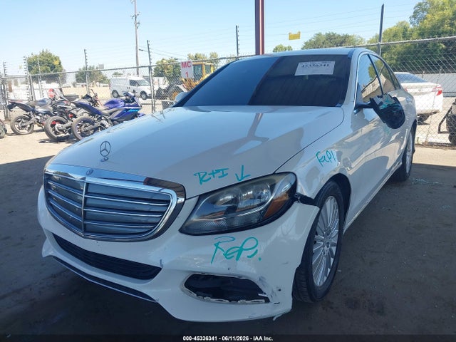 55SWF4JB3GU171206 Mercedes-Benz C 300 Luxury