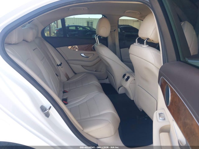 55SWF4JB3GU171206 Mercedes-Benz C 300 Luxury