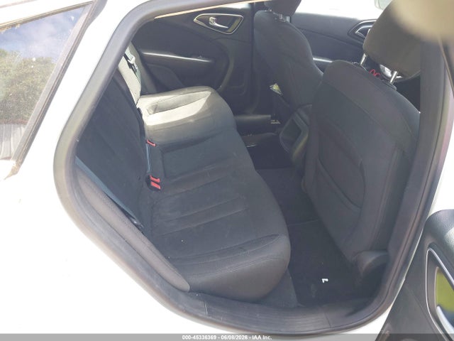 45336369 :رقم المزاد ، 1C3CCCAB3FN688825 vin ، 2015 Chrysler 200 Limited مزاد بيع