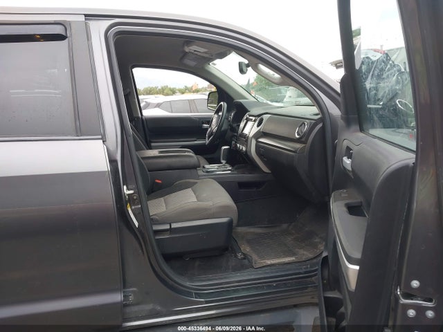 5TFDW5F1XHX675323 Toyota Tundra Sr5 5.7l V8