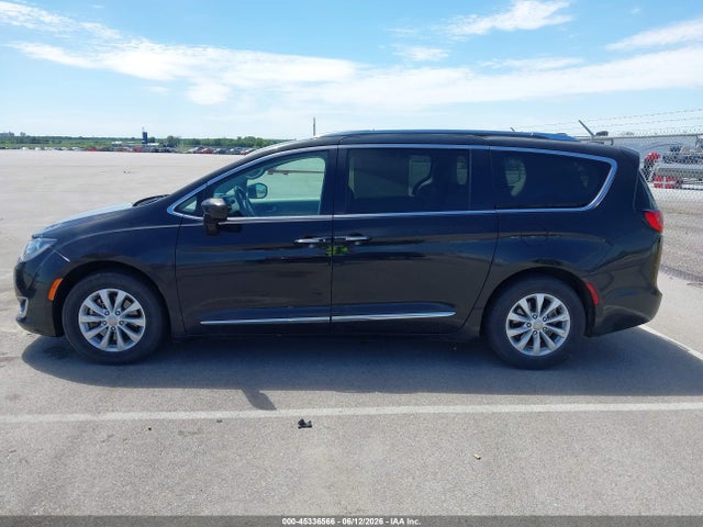 Aukcja sprzedaży 2018 Chrysler Pacifica Touring L, vin: 2C4RC1BG8JR235932, numer aukcji: 45336566