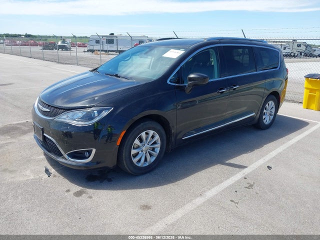 Продажа на аукционе авто 2018 Chrysler Pacifica Touring L, vin: 2C4RC1BG8JR235932, номер лота: 45336566