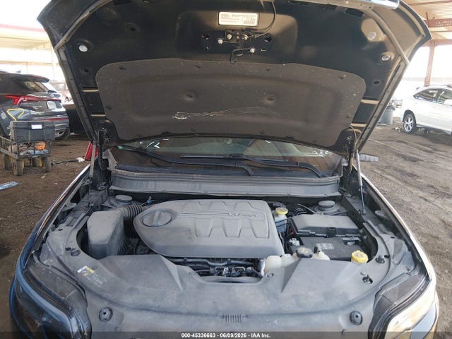 1C4PJLCX1KD406550 Jeep Cherokee Latitude Fwd