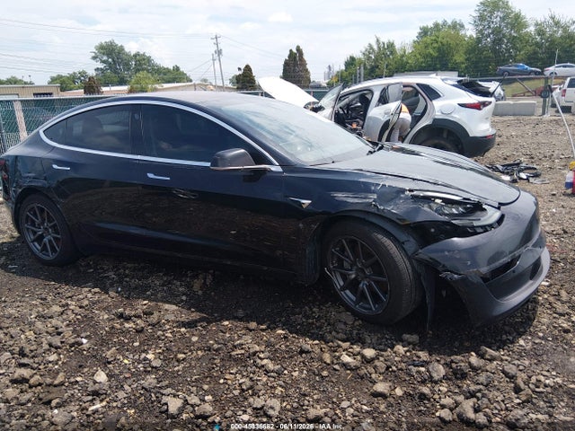 2018 Tesla Model 3 Long Range/mid Range მანქანა იყიდება აუქციონზე, vin: 5YJ3E1EA5JF071011, აუქციონის ნომერი: 45336682