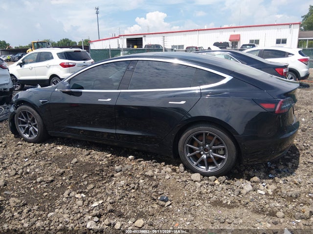 2018 Tesla Model 3 Long Range/mid Range მანქანა იყიდება აუქციონზე, vin: 5YJ3E1EA5JF071011, აუქციონის ნომერი: 45336682