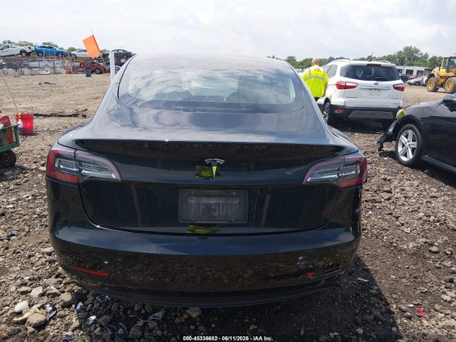 2018 Tesla Model 3 Long Range/mid Range მანქანა იყიდება აუქციონზე, vin: 5YJ3E1EA5JF071011, აუქციონის ნომერი: 45336682