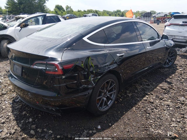 2018 Tesla Model 3 Long Range/mid Range მანქანა იყიდება აუქციონზე, vin: 5YJ3E1EA5JF071011, აუქციონის ნომერი: 45336682