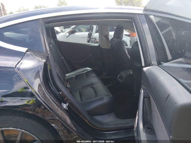 2018 Tesla Model 3 Long Range/mid Range მანქანა იყიდება აუქციონზე, vin: 5YJ3E1EA5JF071011, აუქციონის ნომერი: 45336682