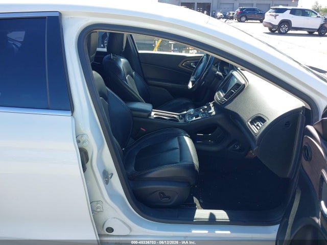 Продажа на аукционе авто 2015 Chrysler 200 C, vin: 1C3CCCEG8FN620400, номер лота: 45336703
