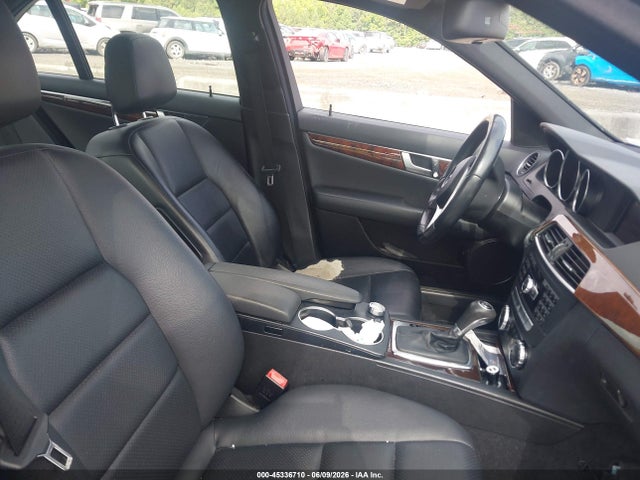 2014 Mercedes-benz C 250 Sport მანქანა იყიდება აუქციონზე, vin: WDDGF4HBXEA949797, აუქციონის ნომერი: 45336710