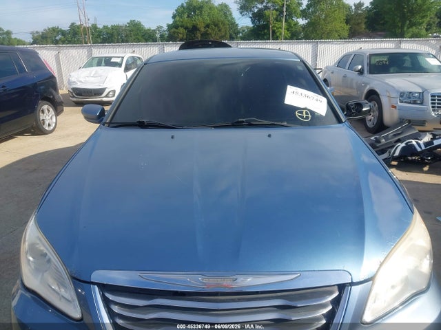 2011 Chrysler 200 Touring მანქანა იყიდება აუქციონზე, vin: 1C3BC1FB3BN589957, აუქციონის ნომერი: 45336749