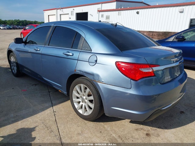 2011 Chrysler 200 Touring მანქანა იყიდება აუქციონზე, vin: 1C3BC1FB3BN589957, აუქციონის ნომერი: 45336749