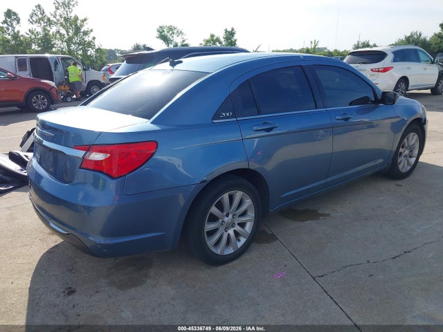 2011 Chrysler 200 Touring მანქანა იყიდება აუქციონზე, vin: 1C3BC1FB3BN589957, აუქციონის ნომერი: 45336749