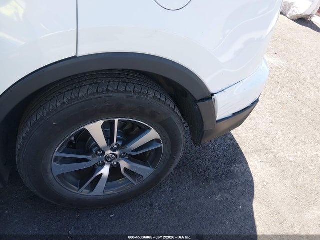 JTMRFREV2JJ252519 Toyota Rav4 Xle