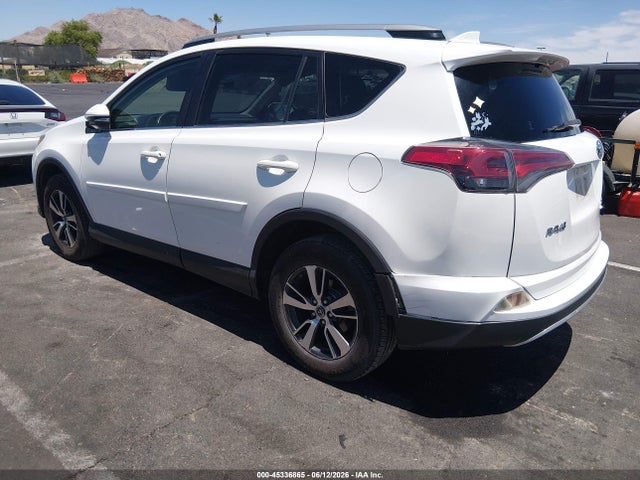 Toyota Rav4 Xle 2018 JTMRFREV2JJ252519 Image 3