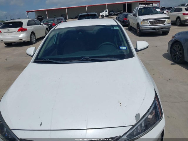 5NPD84LF9KH476688 Hyundai ELANTRA SEL