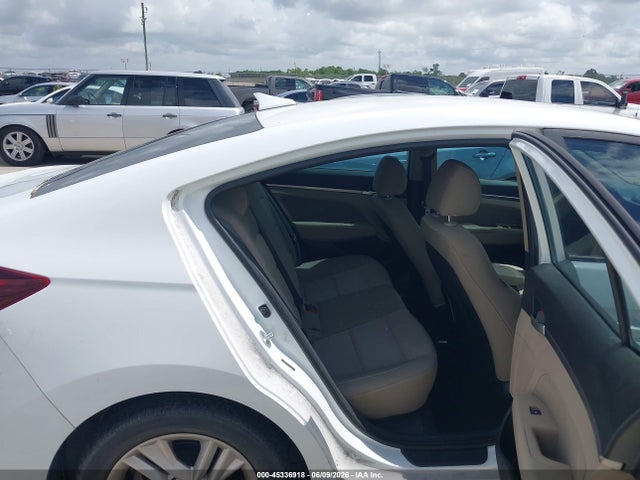 5NPD84LF9KH476688 Hyundai ELANTRA SEL