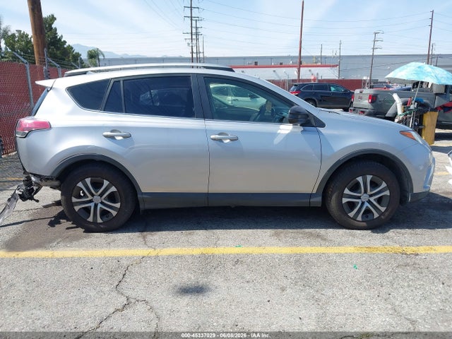 45337029 :رقم المزاد ، JTMZFREV3JJ158505 vin ، 2018 Toyota Rav4 Le مزاد بيع