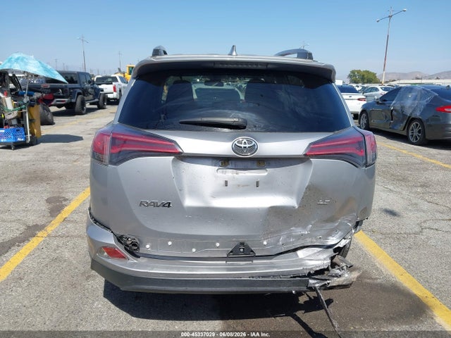 45337029 :رقم المزاد ، JTMZFREV3JJ158505 vin ، 2018 Toyota Rav4 Le مزاد بيع