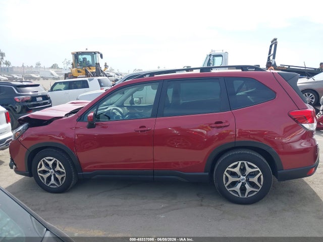 JF2SKADC0RH419690 Subaru Forester Premium
