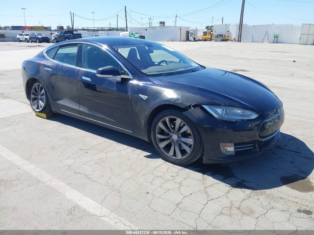 45337235 :رقم المزاد ، 5YJSA1CN2DFP26372 vin ، 2013 Tesla Model S مزاد بيع