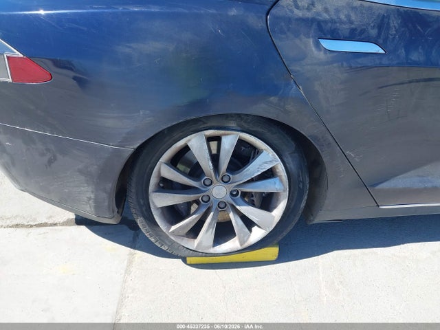 45337235 :رقم المزاد ، 5YJSA1CN2DFP26372 vin ، 2013 Tesla Model S مزاد بيع