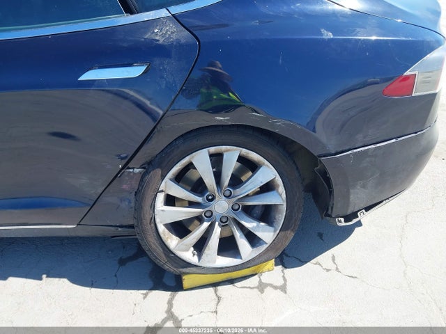 45337235 :رقم المزاد ، 5YJSA1CN2DFP26372 vin ، 2013 Tesla Model S مزاد بيع
