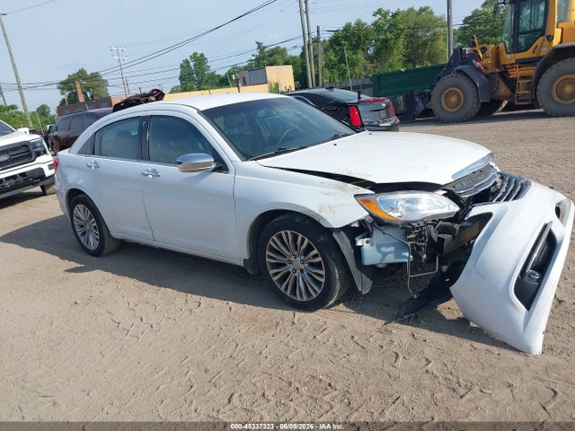 2012 Chrysler 200 Limited მანქანა იყიდება აუქციონზე, vin: 1C3CCBCG0CN326465, აუქციონის ნომერი: 45337323