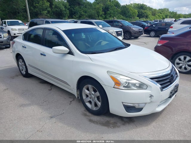 Nissan Altima 2.5 S 2015 1N4AL3AP3FN918366 Image 1