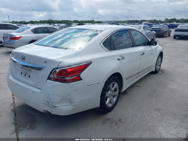 Nissan Altima 2.5 S 2015 1N4AL3AP3FN918366 Image 4