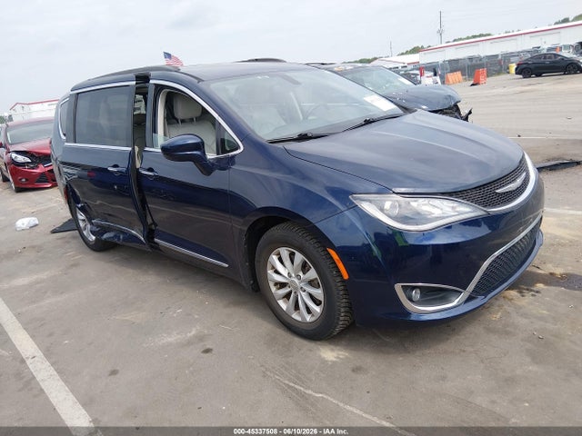 Продаж на аукціоні авто 2017 Chrysler Pacifica Touring-l, vin: 2C4RC1BG5HR610038, номер лоту: 45337508
